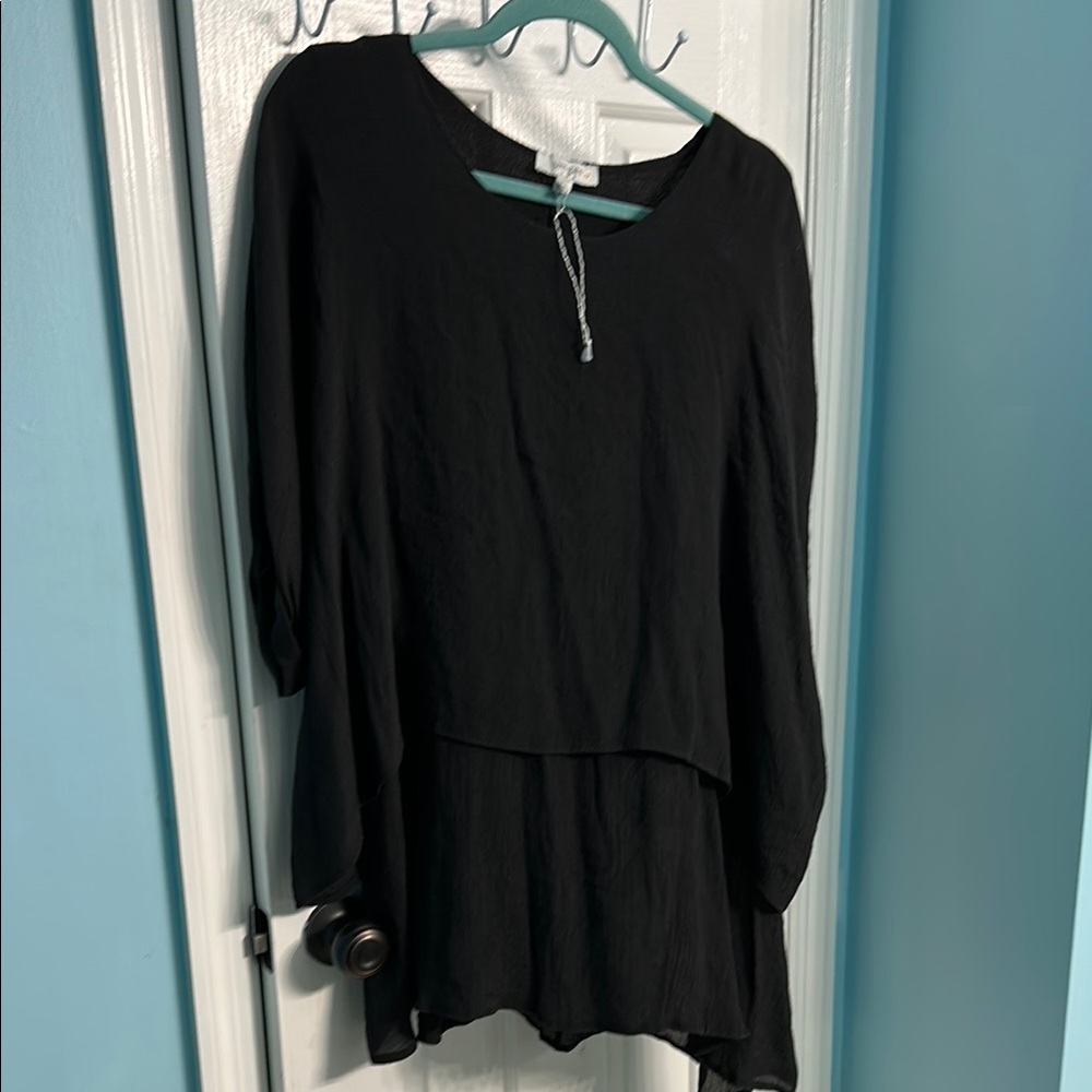 Umgee Black Asymmetrical 3/4 Sleeve Tunic